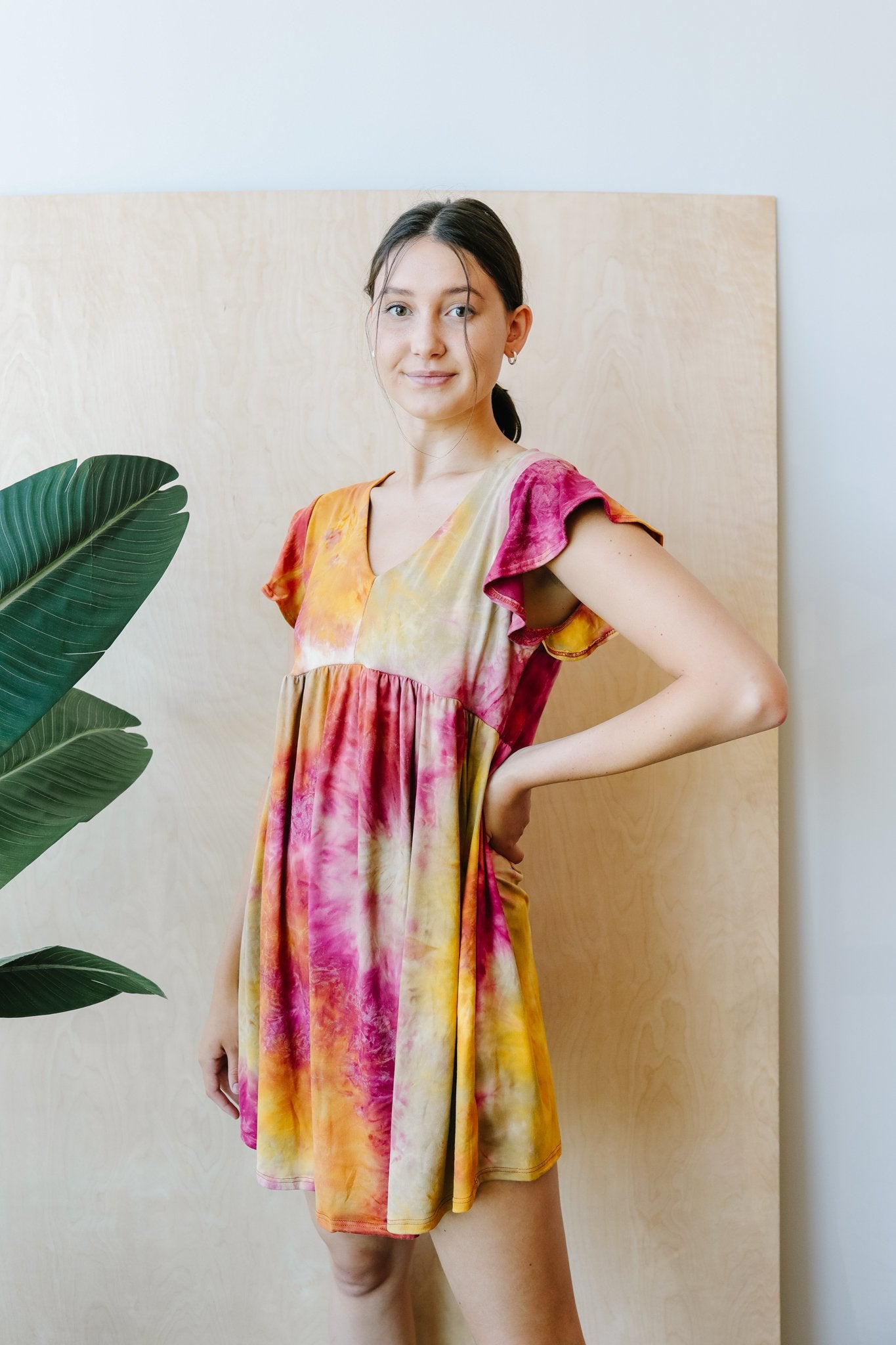 Flutter Sleeve Tie Dye Dress In Fuchsia