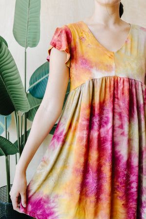 Flutter Sleeve Tie Dye Dress In Fuchsia