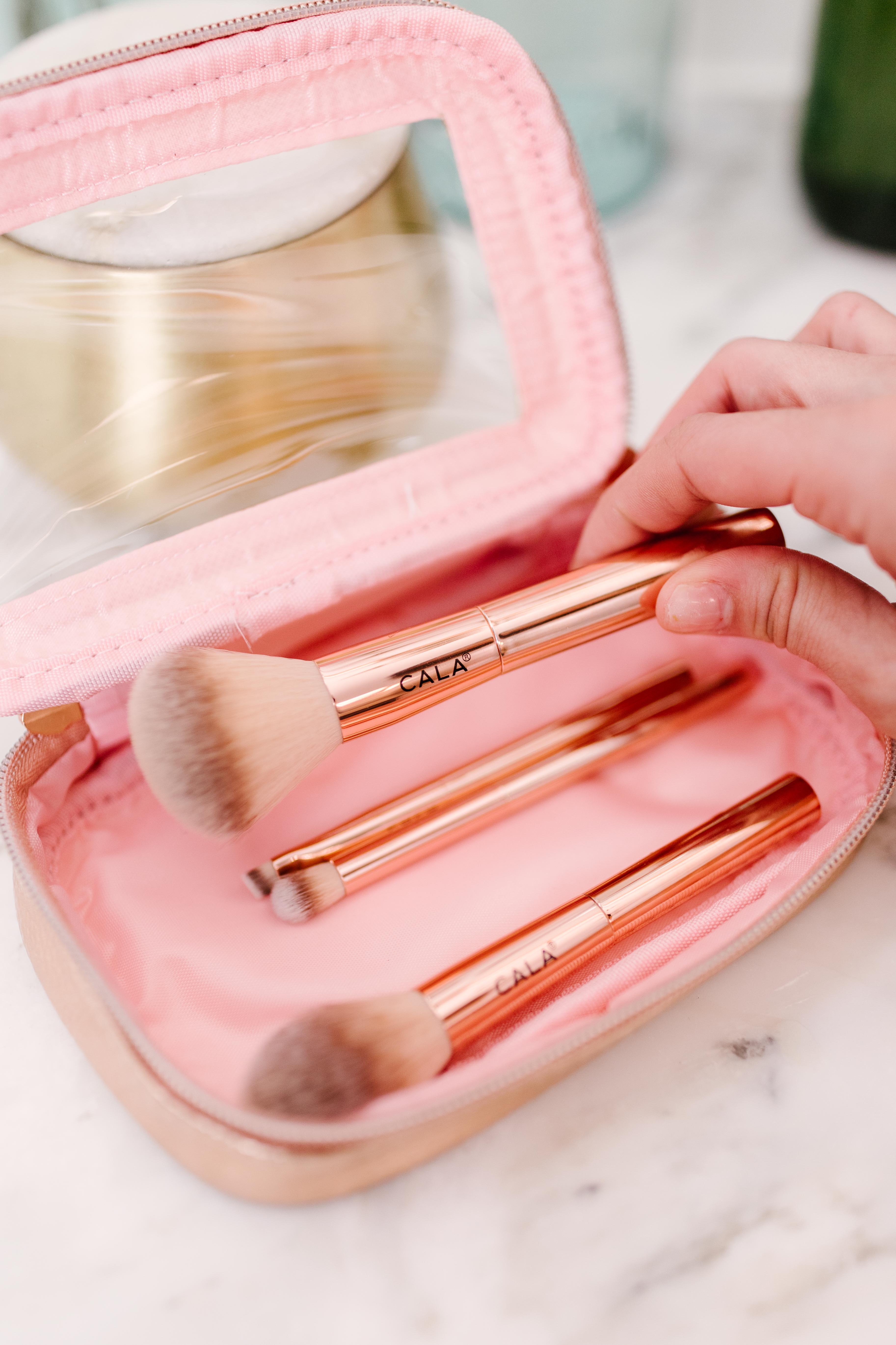 Gold and Glam 5 Pcs Brush Set With Pouch