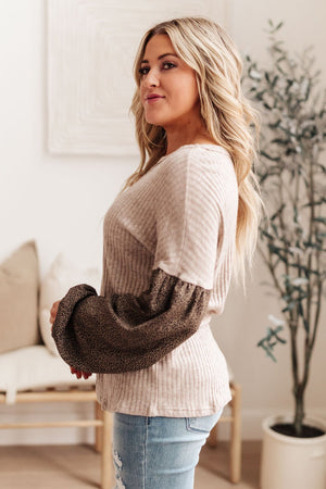 Jennica Top in Taupe