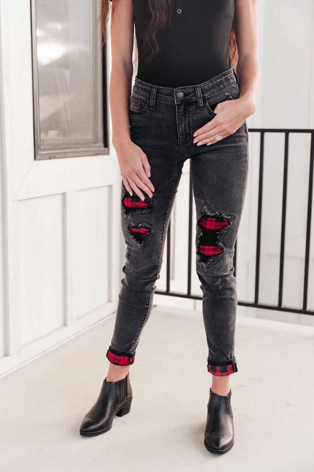 DOORBUSTER Plaid Peek-A-Boo Jeans in Charcoal
