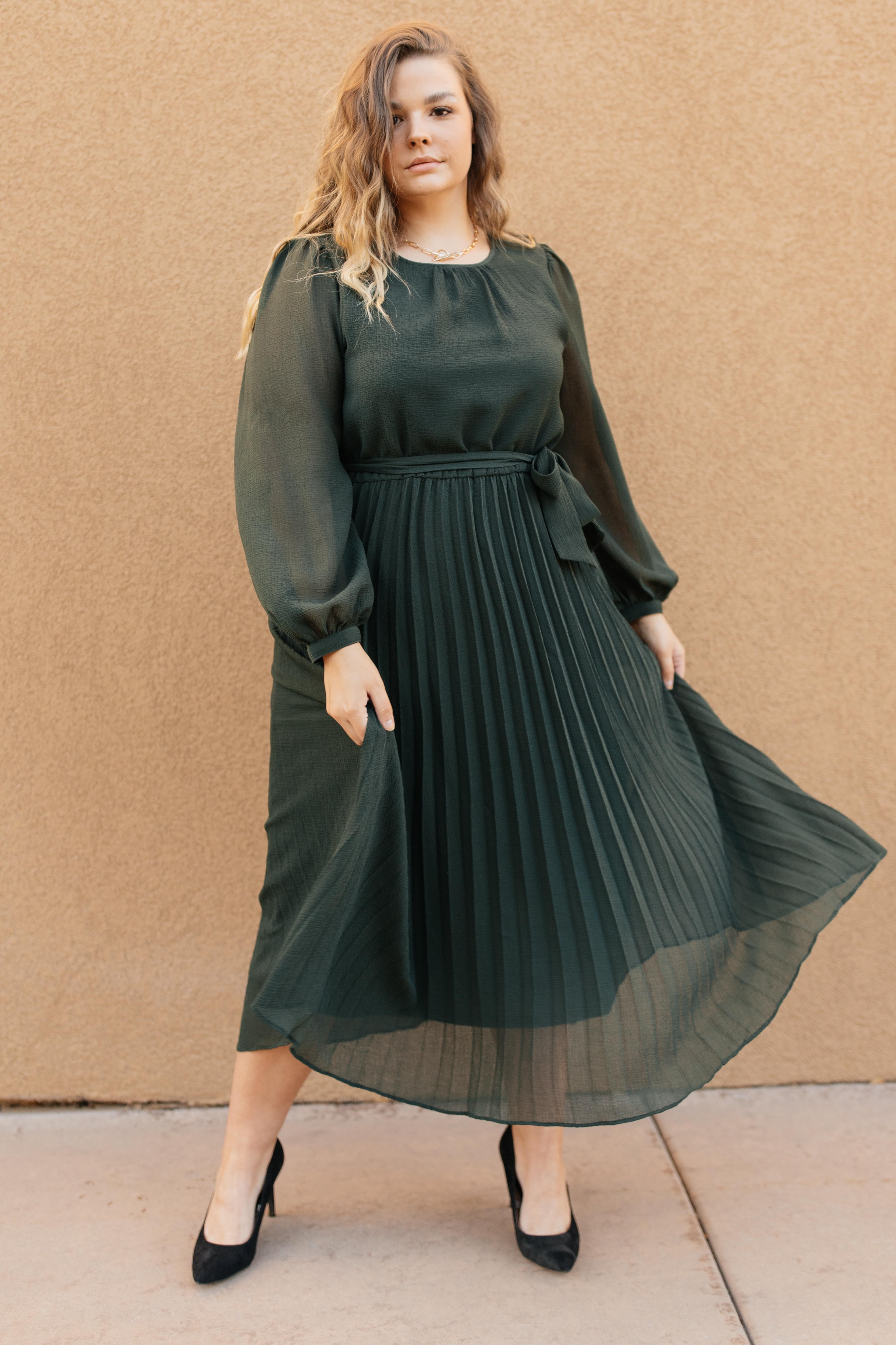 Simple And Pleated Dress in Eden