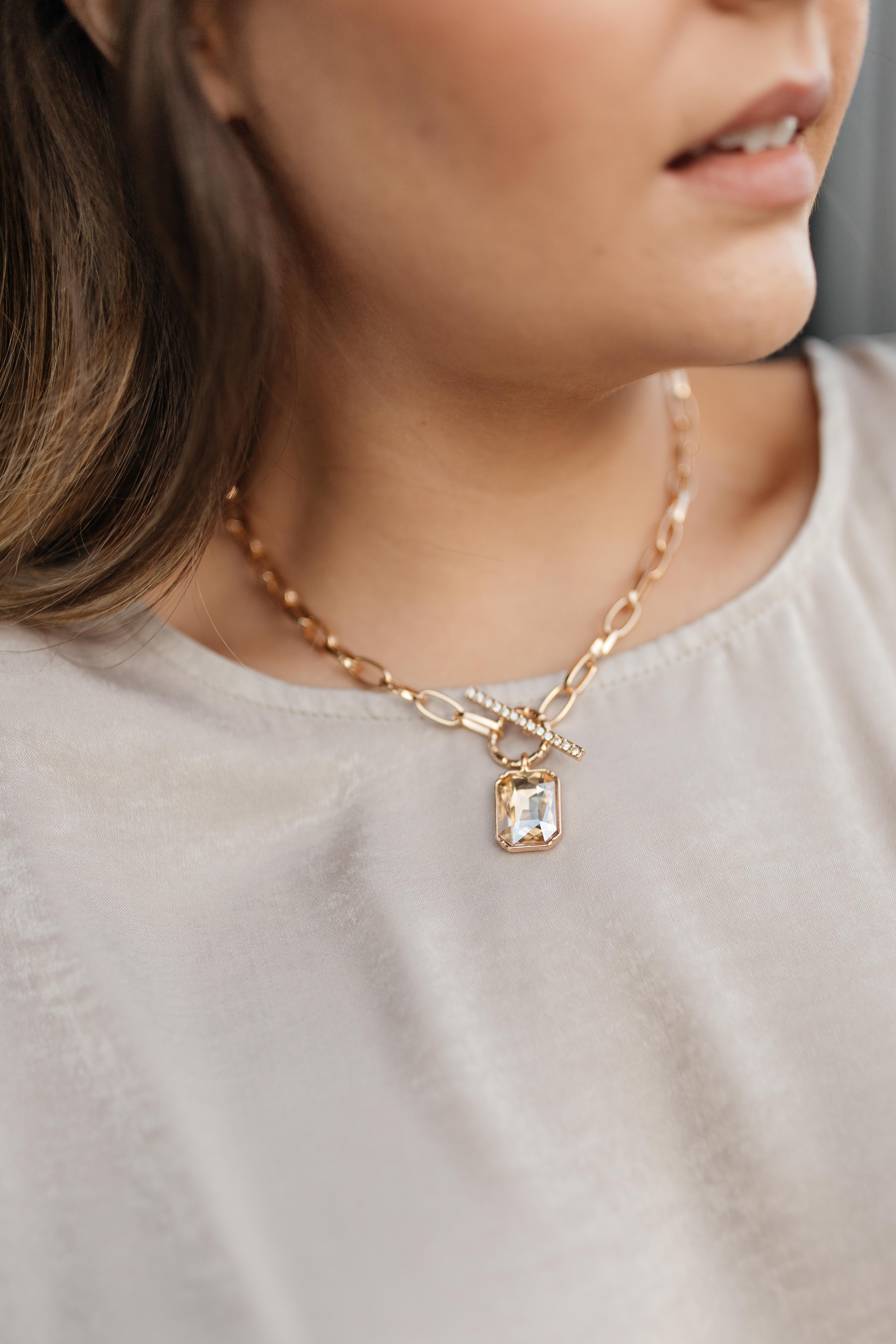 The Jewel Pendant Necklace