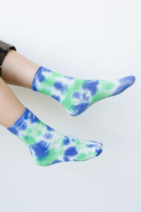 Happy Feet Tie Dye Socks In Blue & Green