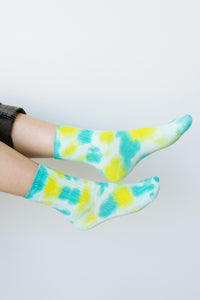 Happy Feet Tie Dye Socks In Lime & Teal